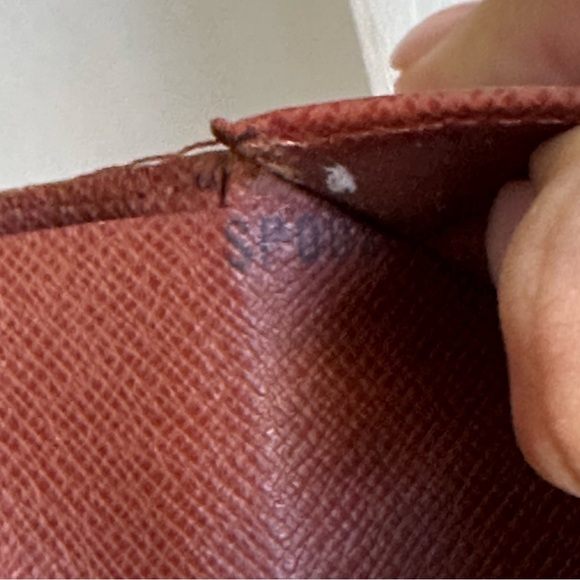 🎉HOST PICK🎉 Louis Vuitton Elise Trifold Wallet - Picture 3 of 15